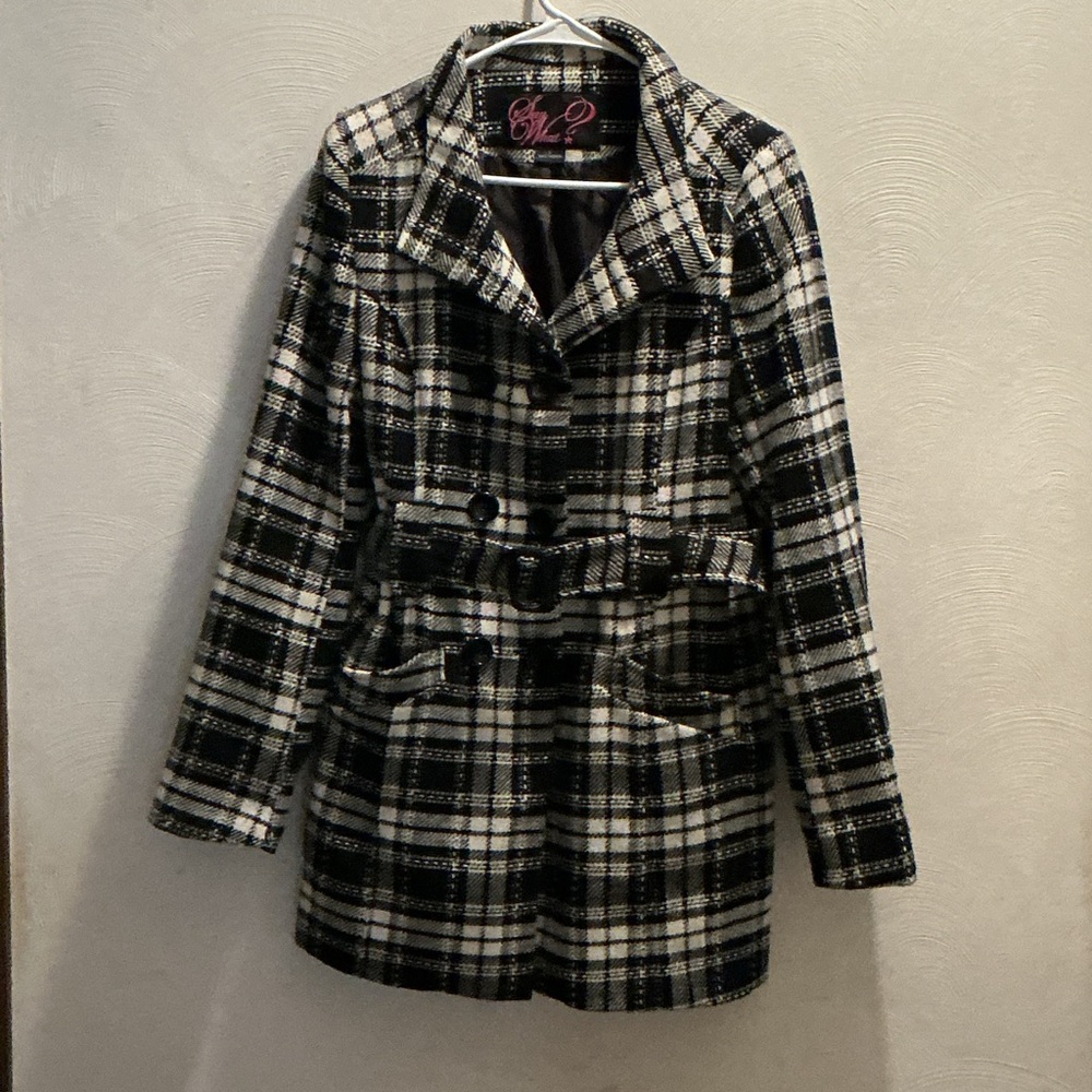 Say What? Women’s Black and White Plaid Pea Coat. Size L. Removable Buckle Belt.